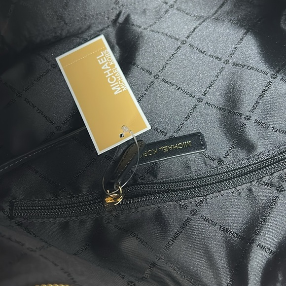 Michael Kors Maeve Hobo Cream and Black Shoulder Bag - Picture 11 of 14